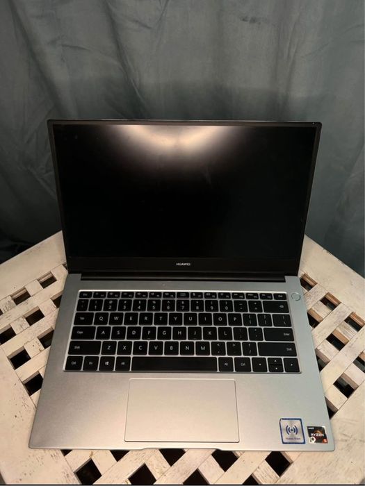 Laptop Huawei procesor Ryzen