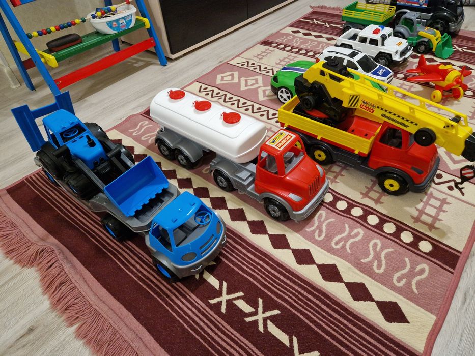 Детские пласмассовые игрушки