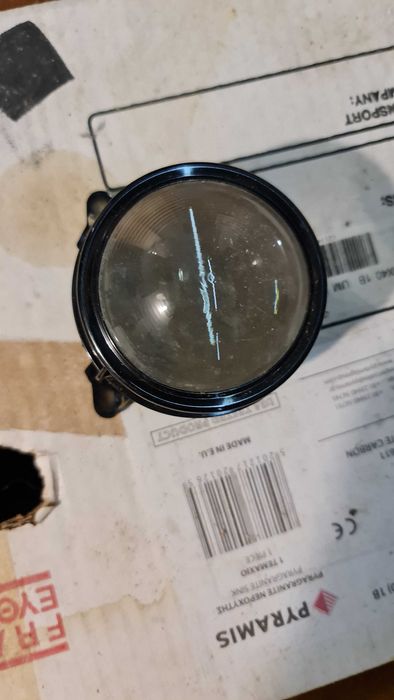 Фар от Тойота Авенсис 2003г. гр. Бургас Център • OLX.bg