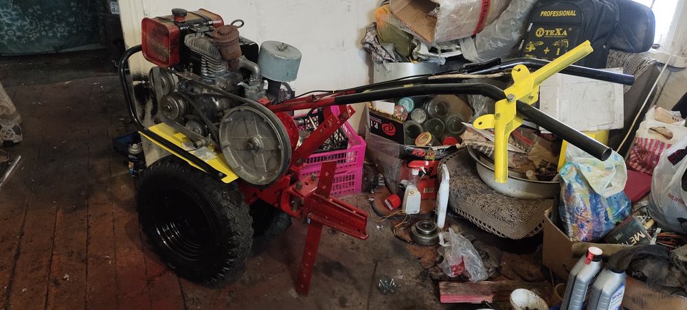 Продам мотоблок луч