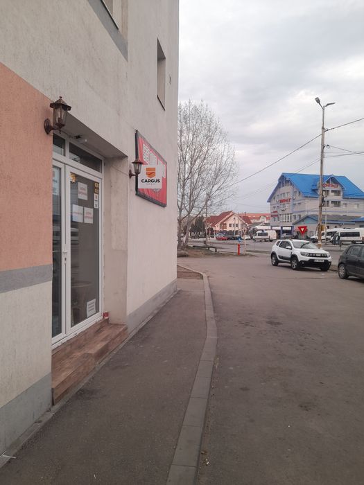 Dau spre închiriere 40 mp de spațiu comercial în cartier Zahana din Sl