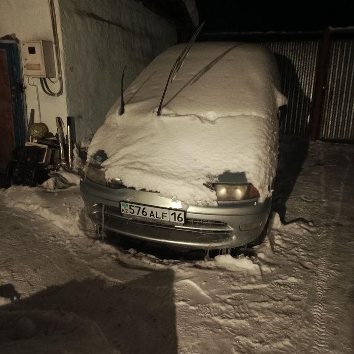 Продам Тойота люсида2.2 дизель