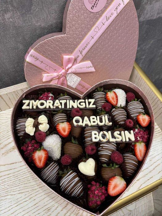 Qulupnayli shokolad.