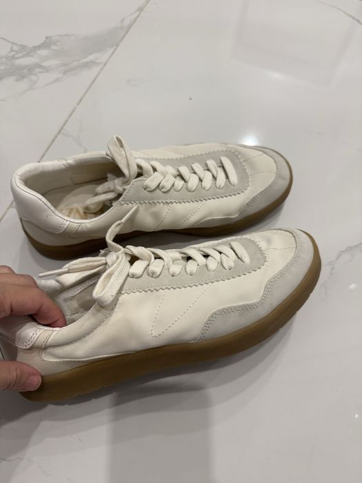Продам кеды женские