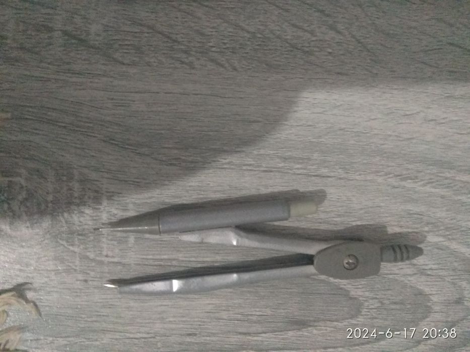 Циркуль для черчения