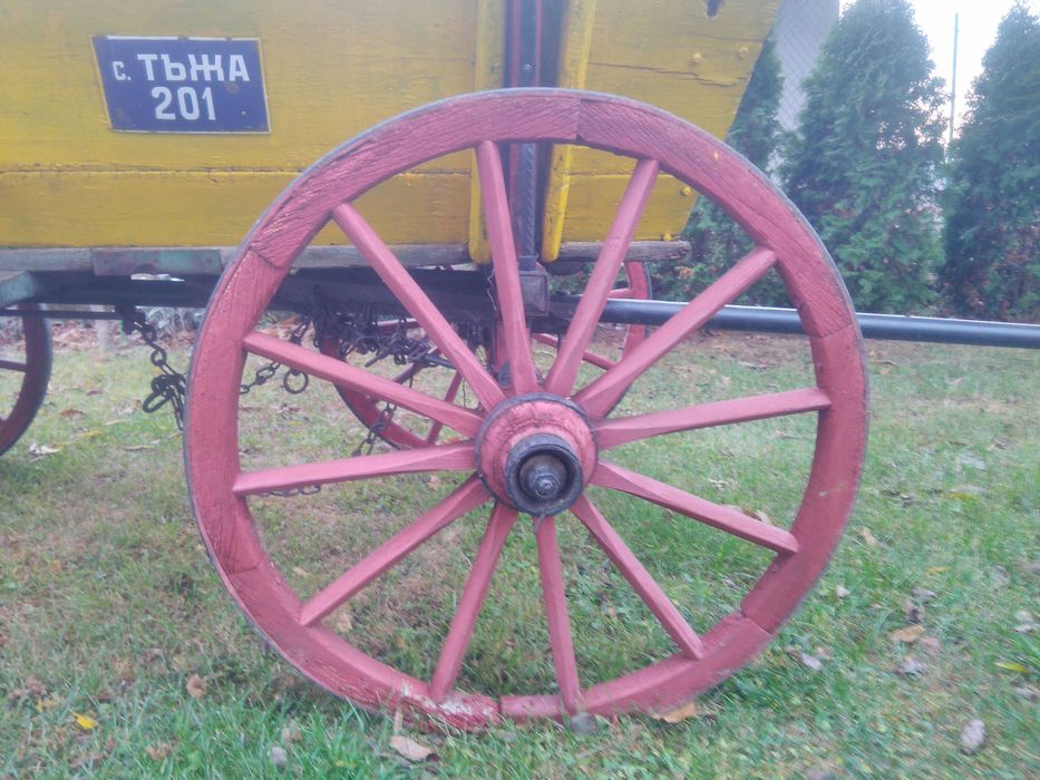 Продавам много стара каруца  !