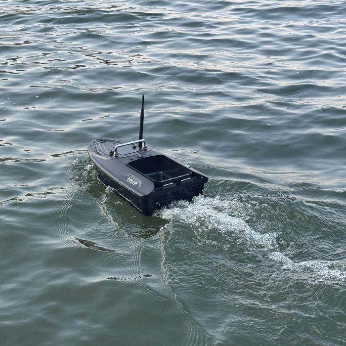 Лодка за захранка RD 3  GPS 100т.+ Дълбокомер, Гаранция 1г.