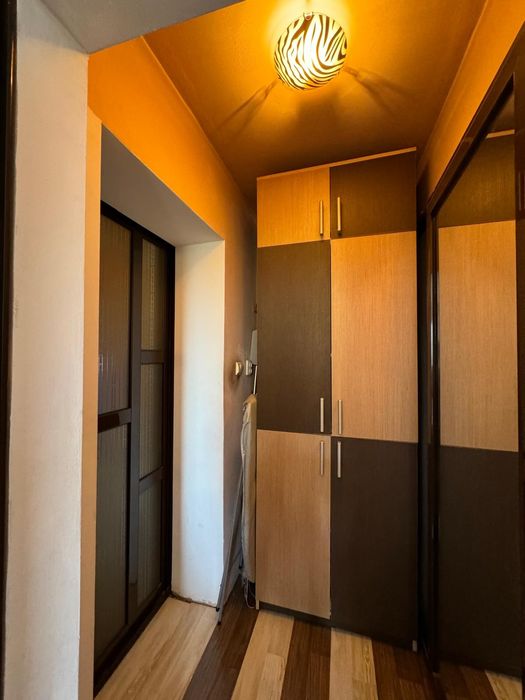 Vând urgent apartament cu 2 camere situat în zona centrală, Griviței.