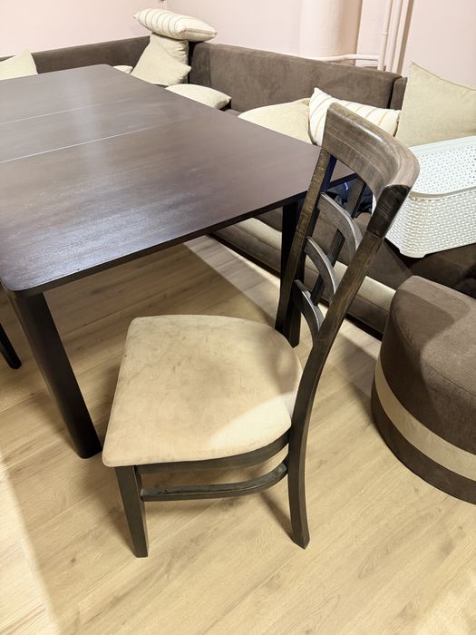 Разтегателна кухненска маса