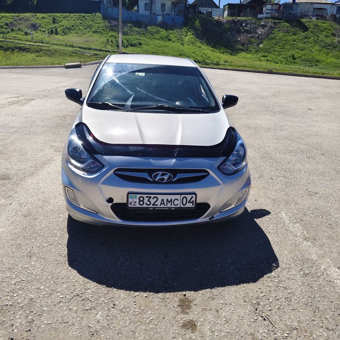 Hyundai accent 2014