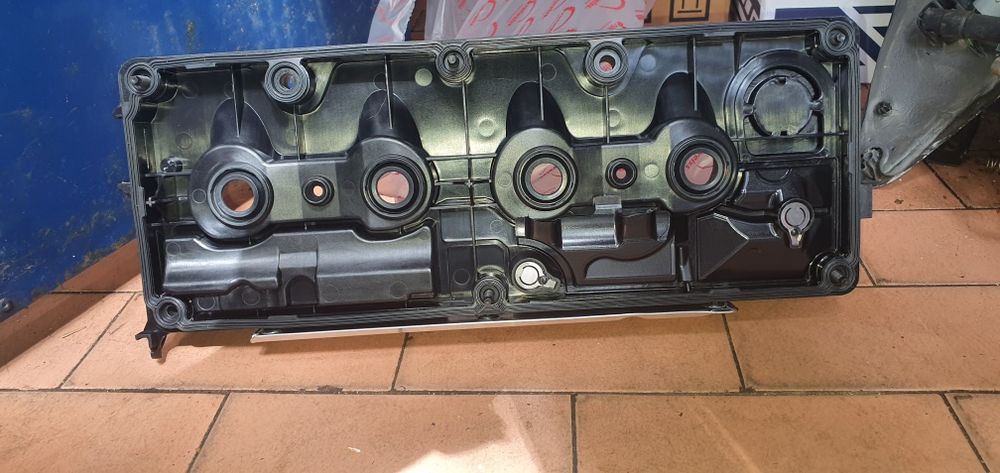 Капак на клапаните за VW Caddy 1.6 tdi (2010-2015)
75-170 конски сили.