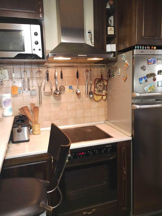 Тристаен с паркомясто в Центъра