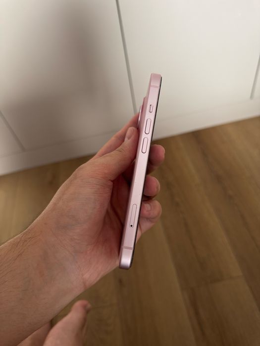 Продам iphone 15 розовый 256 gb