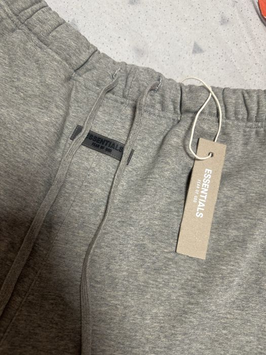 Pantaloni scurti essentials marimea m