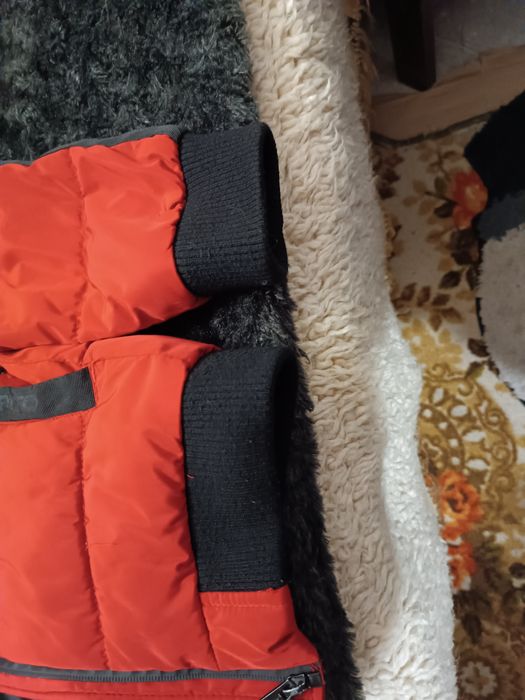 Яке дамско червен цвят размер s