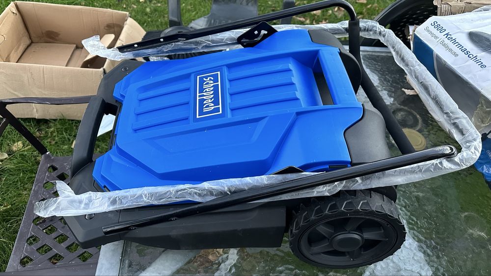 Акулуматорна  и  механична метла