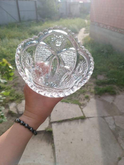 Ваза хрустальная продам
