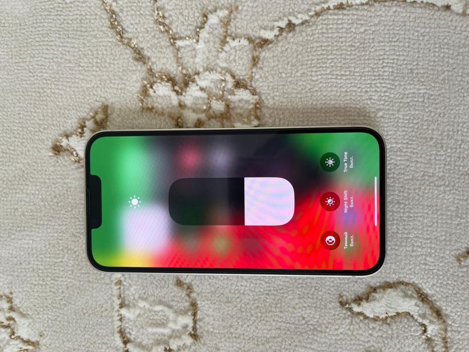 iPhone 13 в хорошем состояние