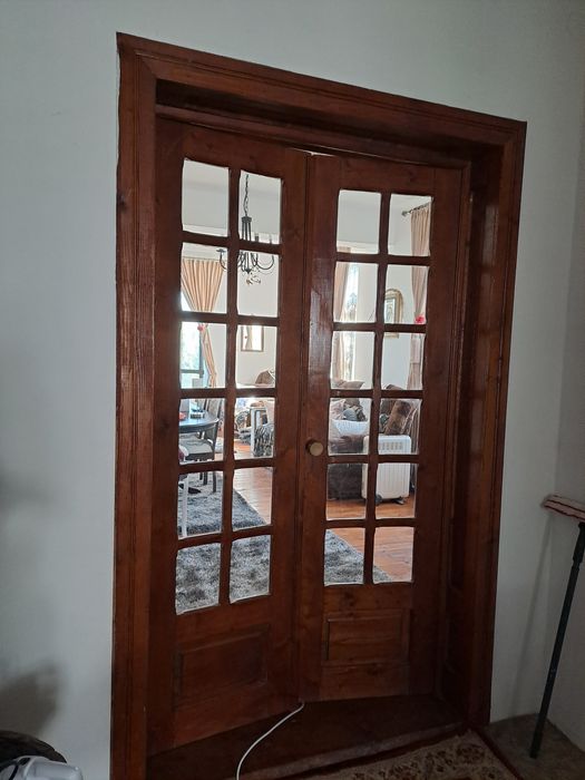 Vind usi din lemn masiv cu toc  stare ca nou