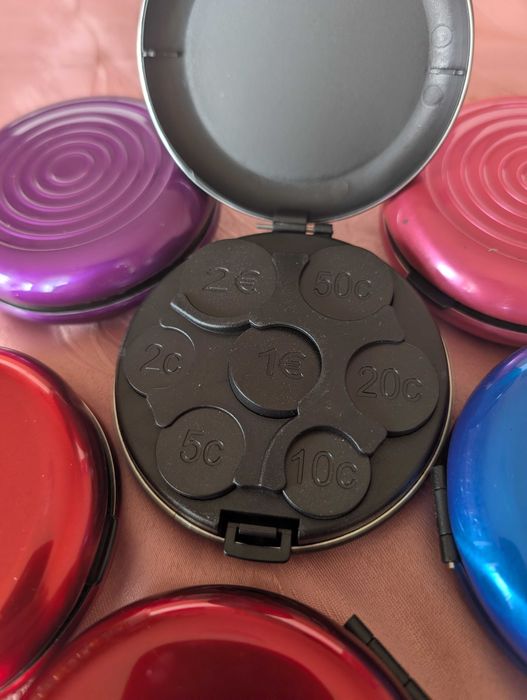 Лот от монетници за евроцентове