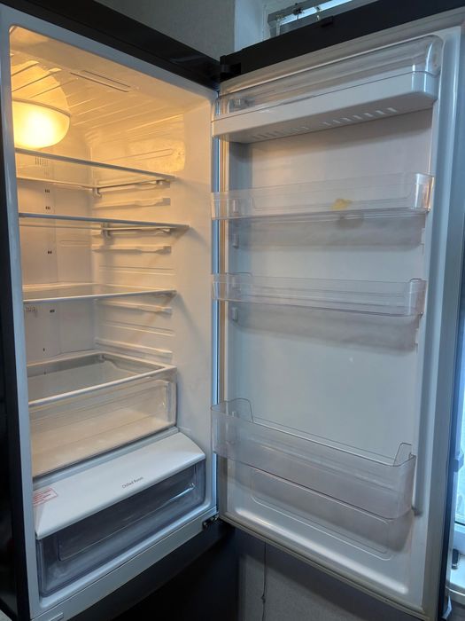 Холодильник Samsung