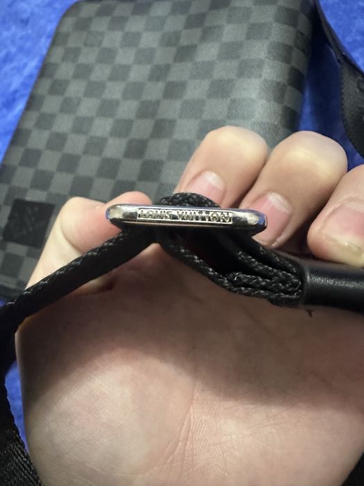 Продам барсетку LV