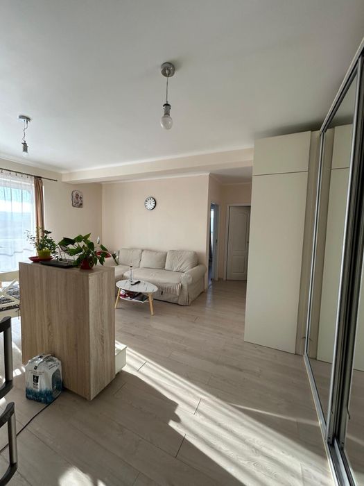 Inchiriez apartament Floresti