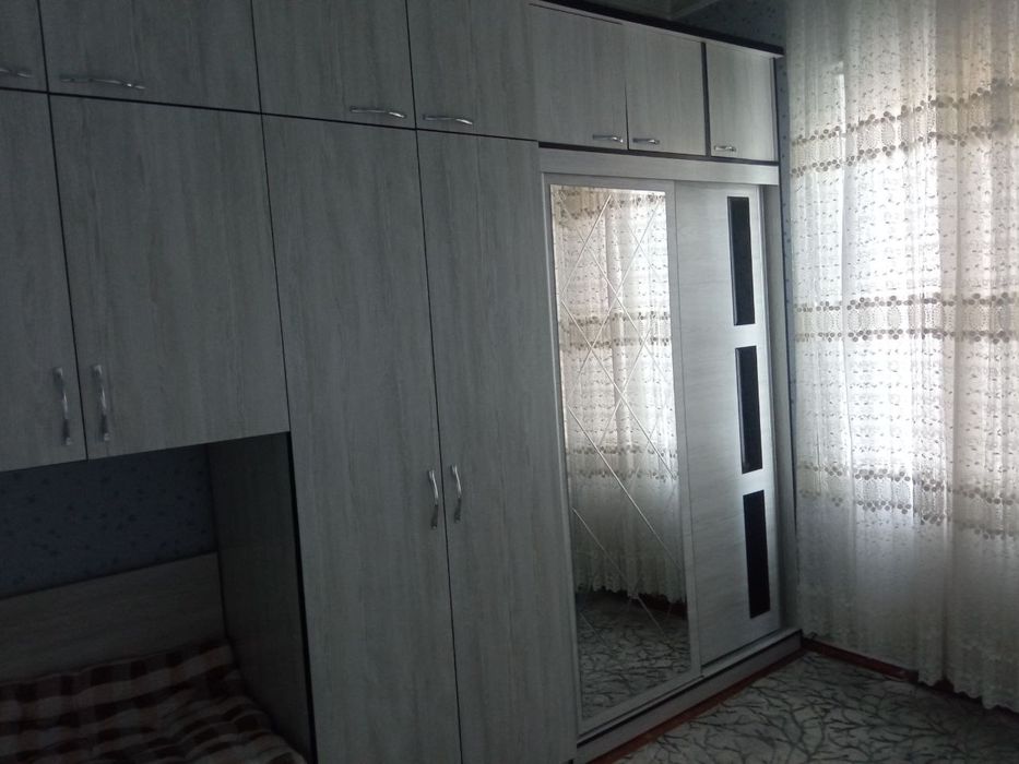 Сдаётся квартира ,в яшнабаде,(крестик) 4х комнатная