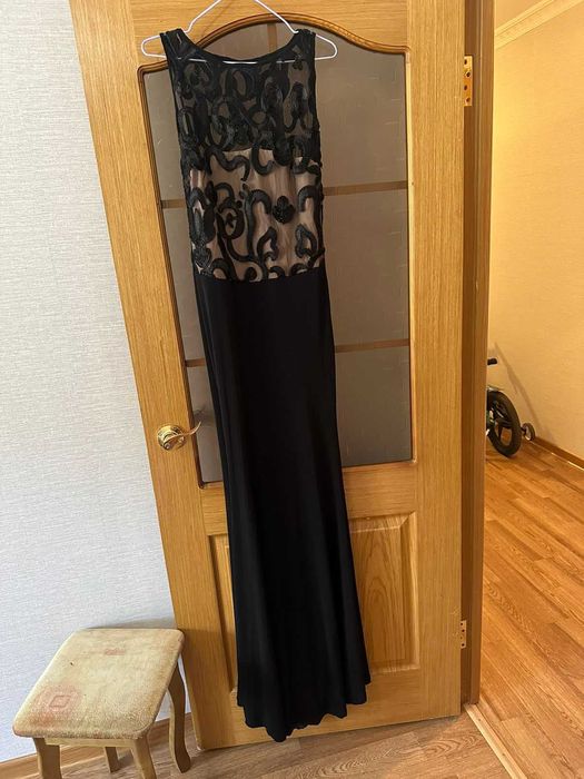 Продам б/у платья