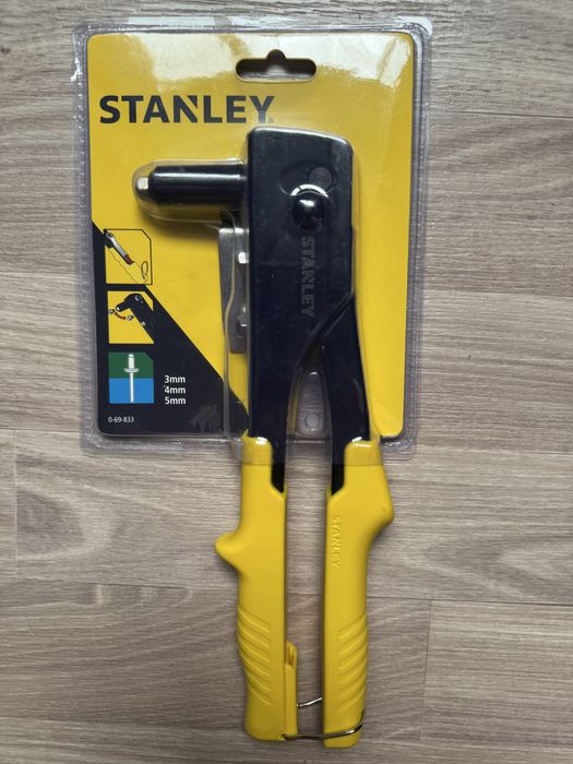 Продам молоток клепальный Stanley