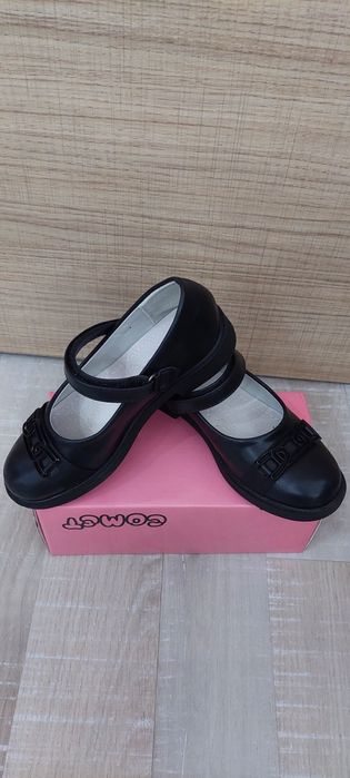 Детски черни обувки