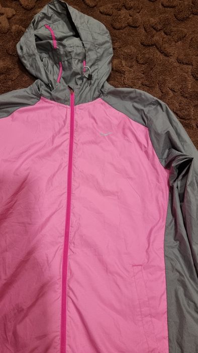 Яке ветровка лятно