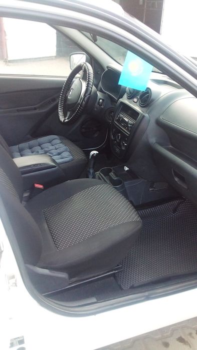 Лада Гранта 2018 года выпуска.