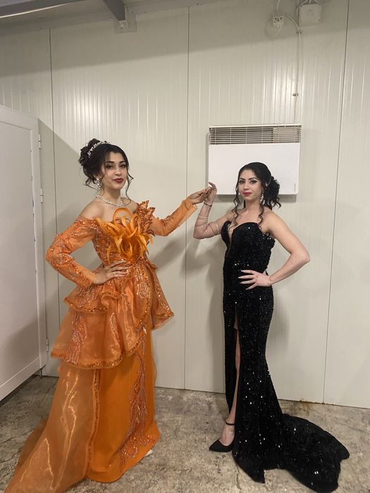 Официални рокли като нови