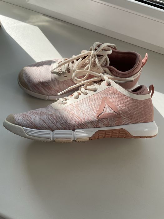 Продам кроссовки Reebok