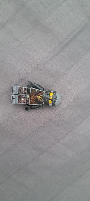 Vând minifigurine Lego Ninjago