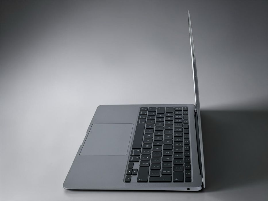 Apple MacBook Air 13 inch M1 8RAM 256GB Space Gray Отличен! Гаранция!