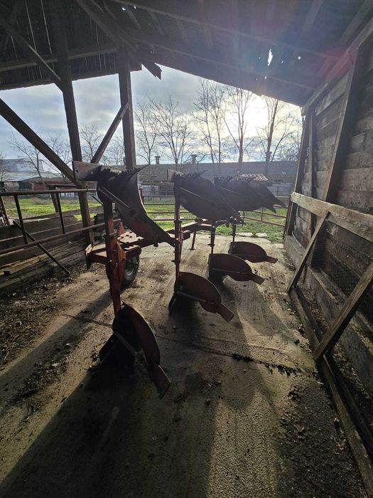 Plug reversibil cu 4 trupițe Volldrehpflug