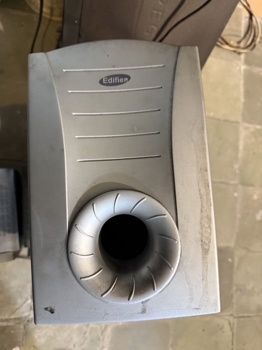Аккустическая система Edifier R321TN.