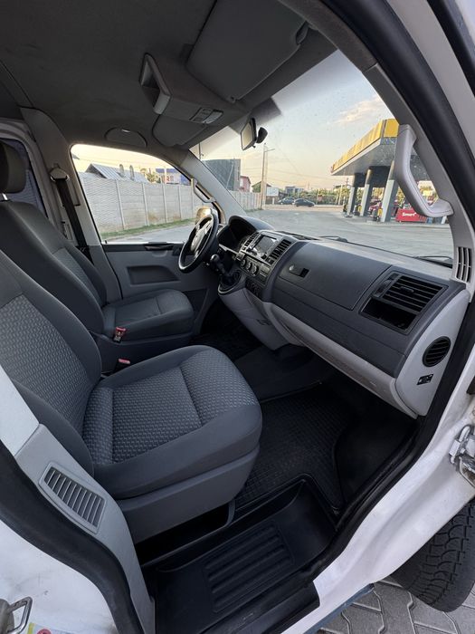 Vand VW T5 8+1 locuri 2.0 diesel