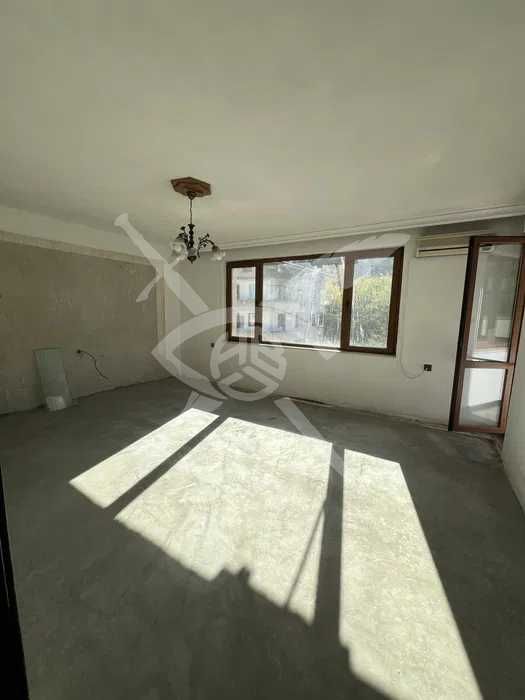 Продава се Многостаен апартамент в Асеновград - 160 кв.м за 622 €/кв.м - Снимка #2