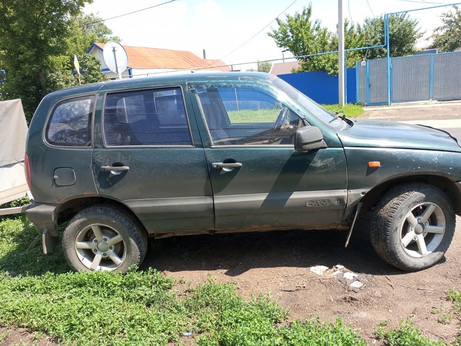 Продам ниву на ходу раздатка в порядке