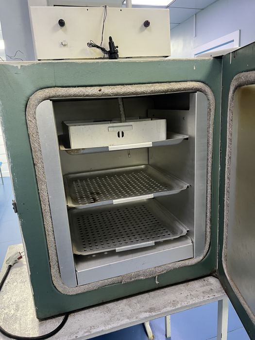 Продается большой Сухожаровой шкаф