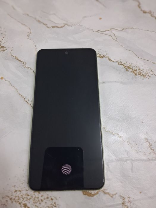 Срочно продаются смартфон Vivo Y100