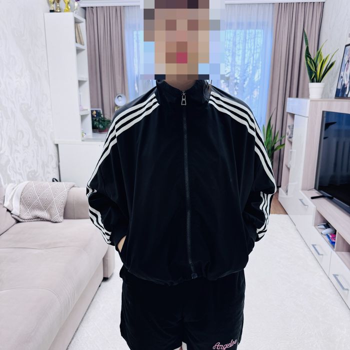 Ветровка женская