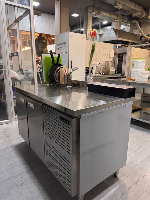 Стол холодильный