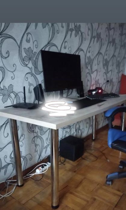 Стол компьютерный