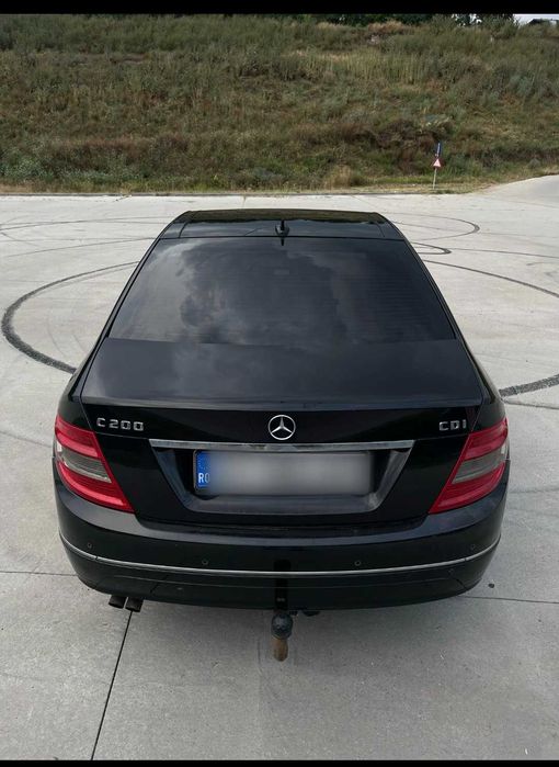 MERCEDES BENZ  C200 SCHIMB CU 4X4  de preferat   Jeep Renegade
