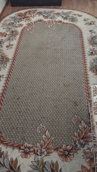 Продам ковер дешево