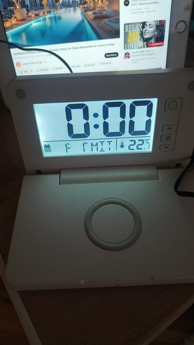 Silvercrest Дигитален будилник с QI зарядна станция 90 x 46 мм бял